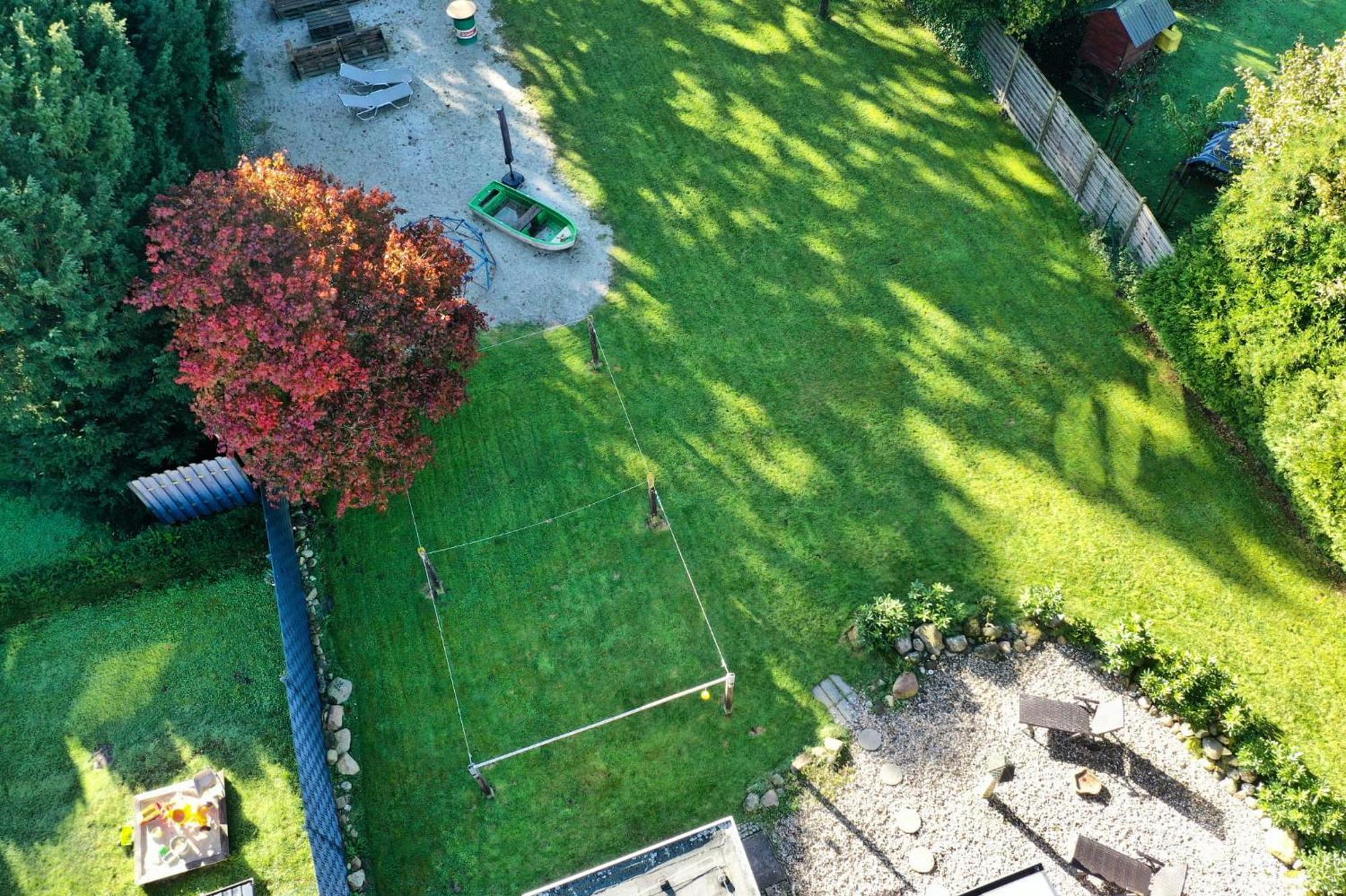 Ferienwohnung Im Erdgeschoss Mit Eingezaeunten Garten Und Terrasse アウリッヒ エクステリア 写真