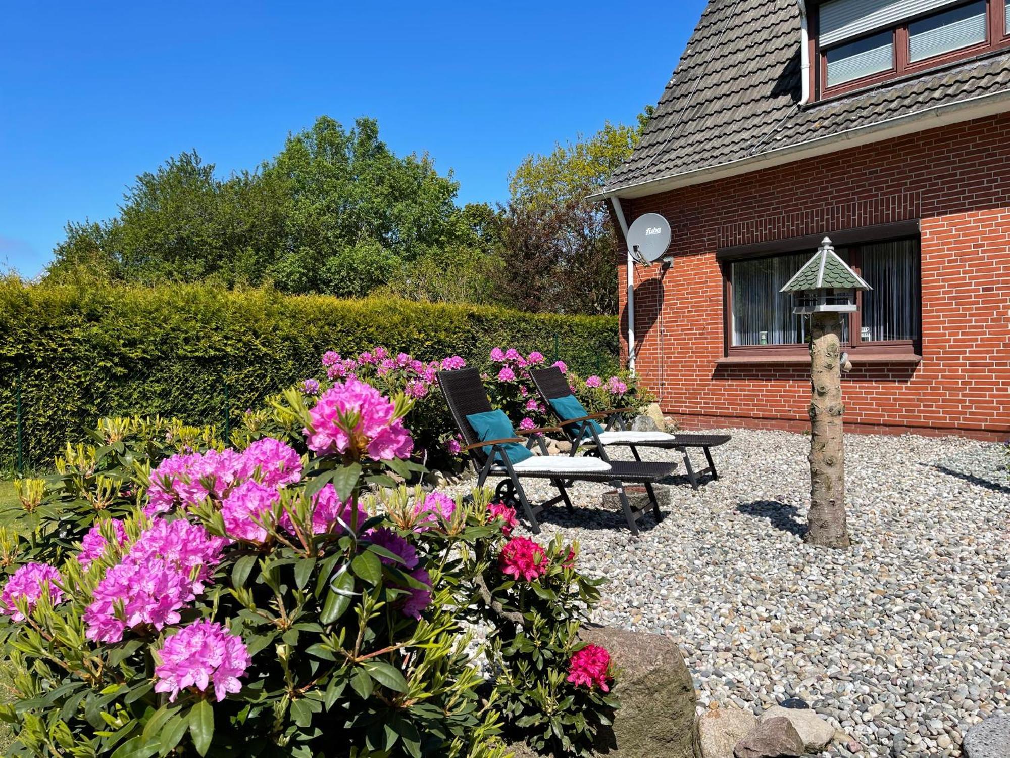 Ferienwohnung Im Erdgeschoss Mit Eingezaeunten Garten Und Terrasse アウリッヒ エクステリア 写真