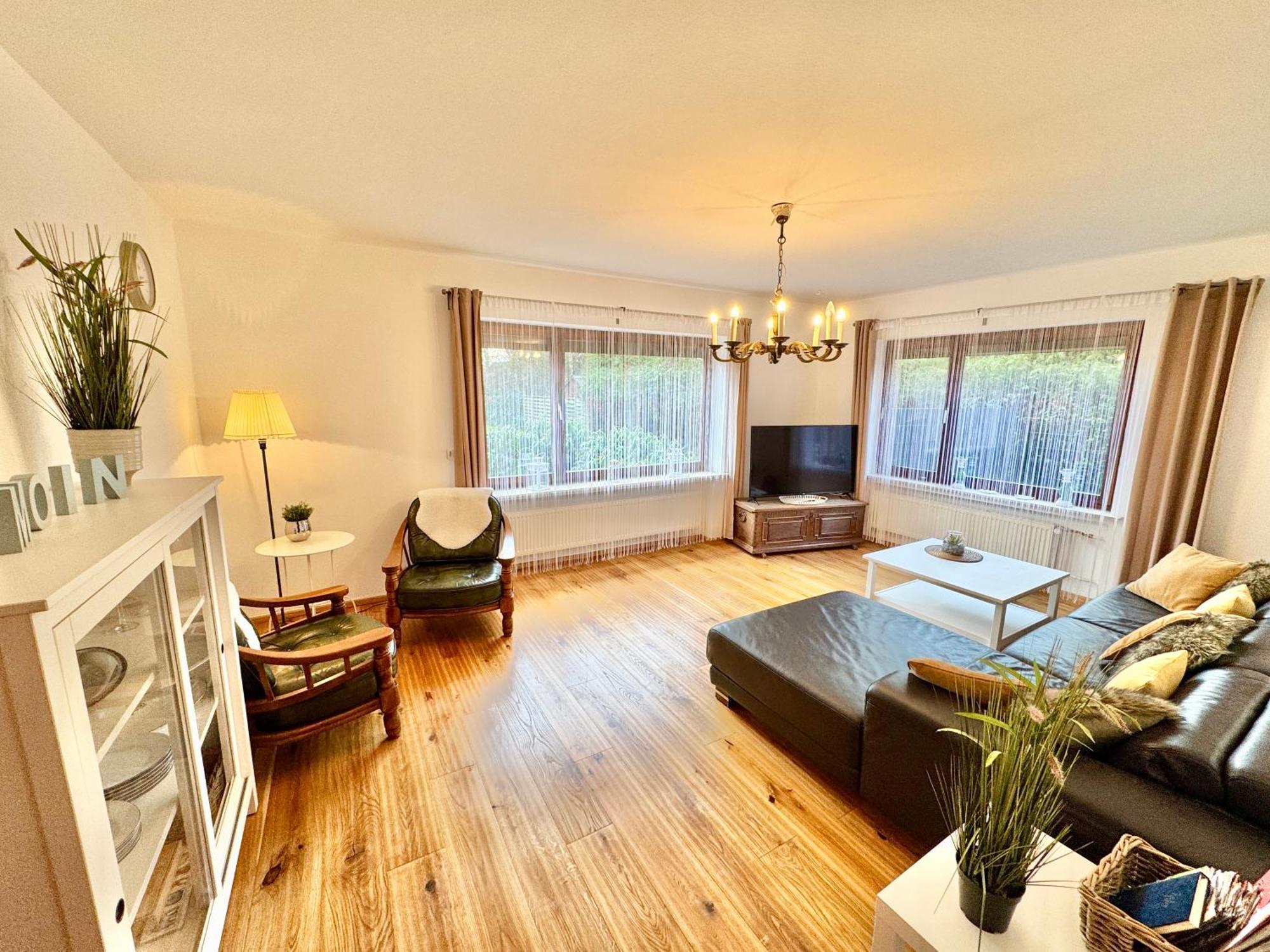 Ferienwohnung Im Erdgeschoss Mit Eingezaeunten Garten Und Terrasse アウリッヒ エクステリア 写真