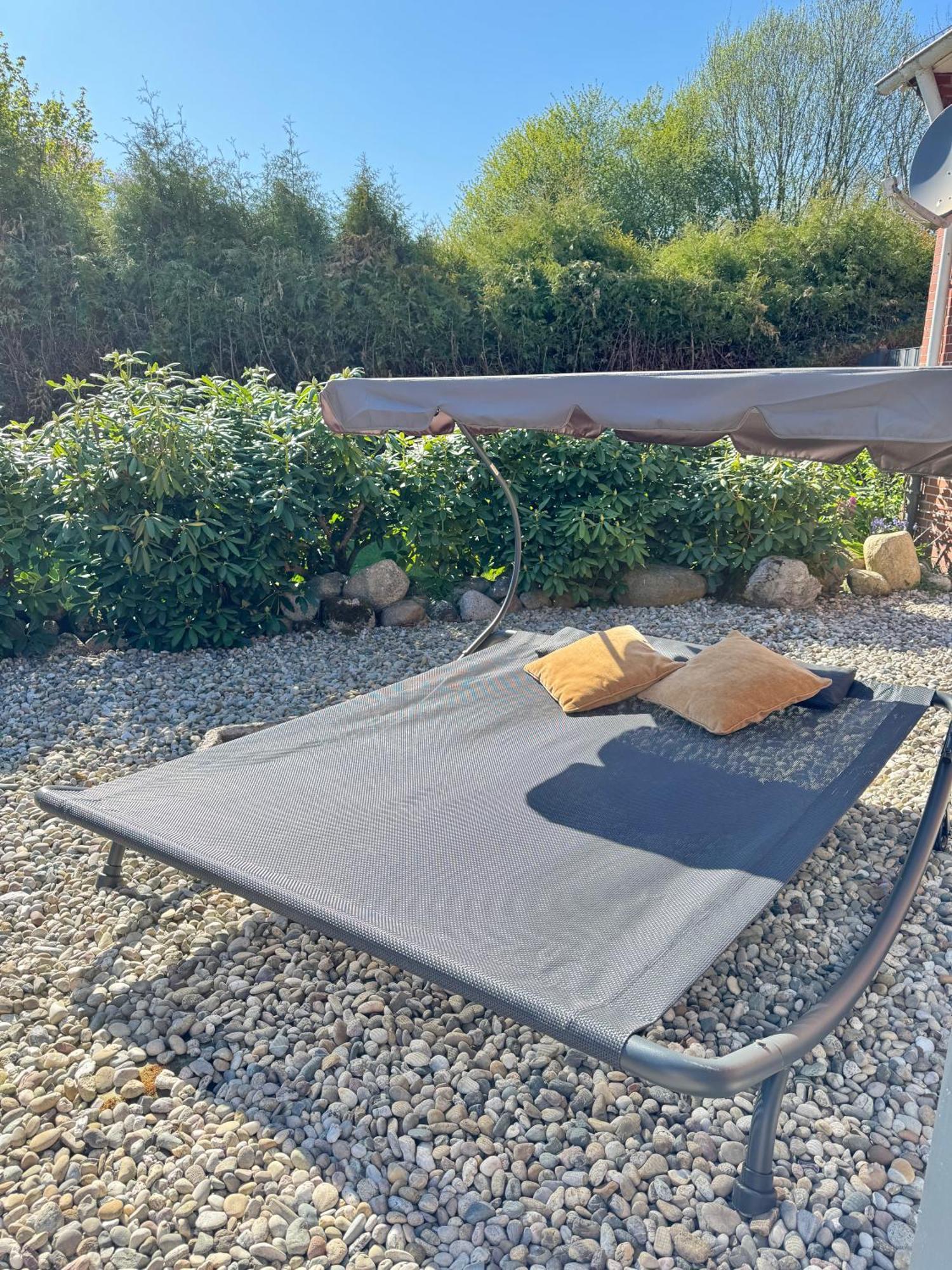 Ferienwohnung Im Erdgeschoss Mit Eingezaeunten Garten Und Terrasse アウリッヒ エクステリア 写真